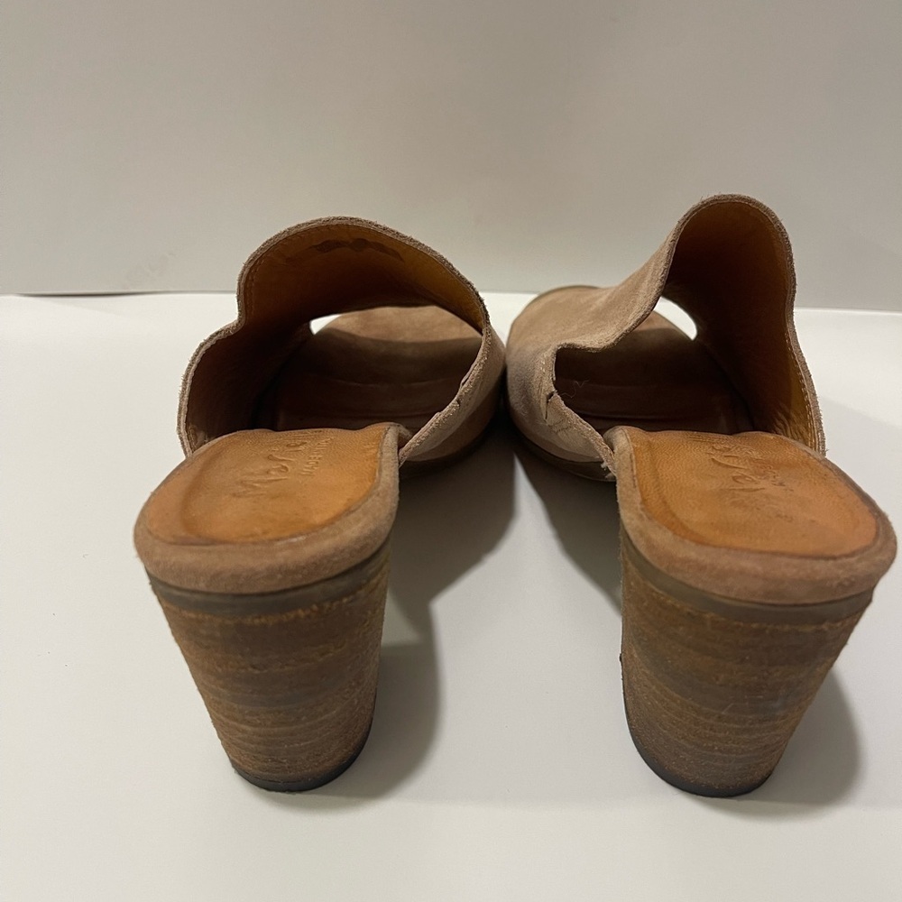 Elegant Brown Suede Mules - Picture 5 of 9